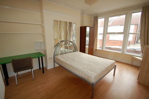 6 bedroom house to rent, Richmond Avenue, Leeds LS6