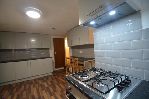 6 bedroom house to rent, Richmond Avenue, Leeds LS6