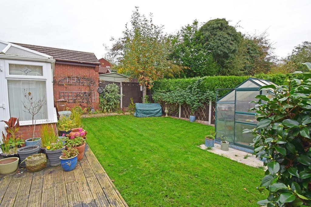 3 Riverside Way, garden 1.jpg