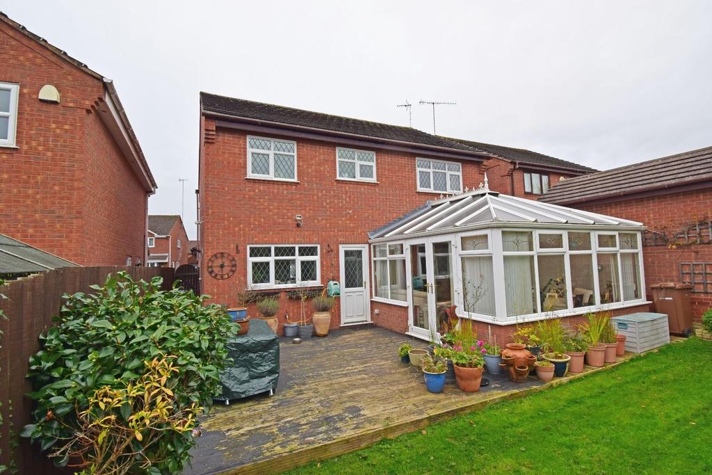 3 Riverside Way, rear.jpg