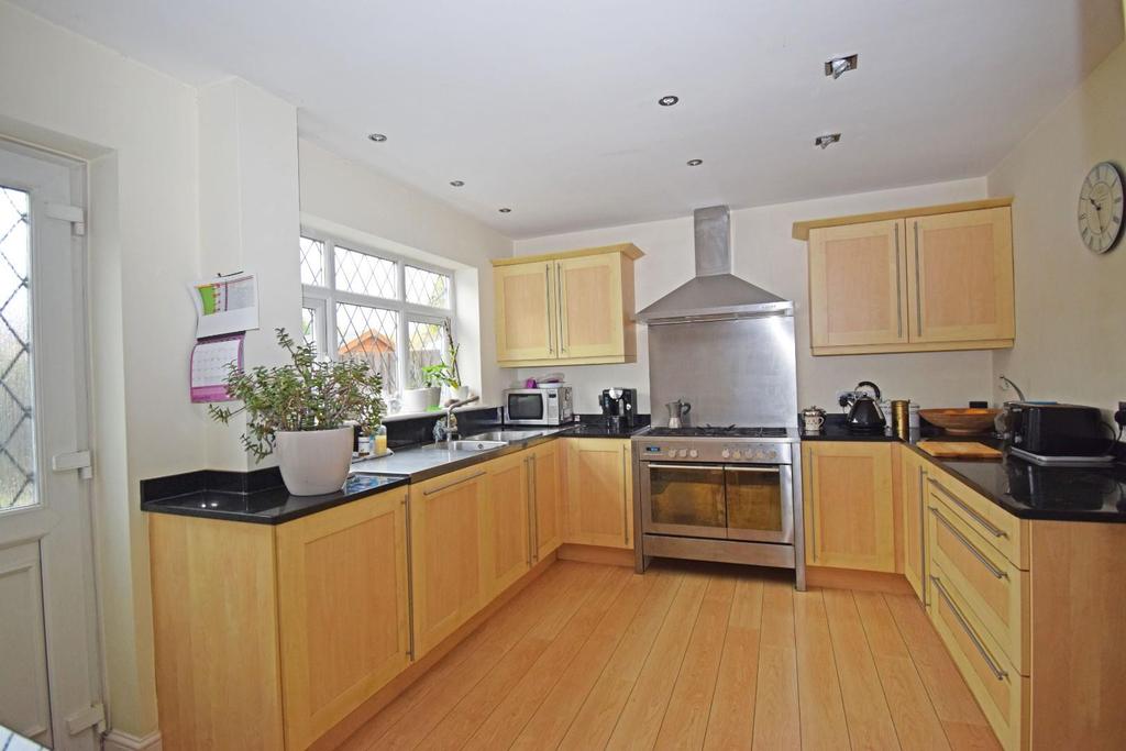 3 Riverside Way, kitchen 2.jpg