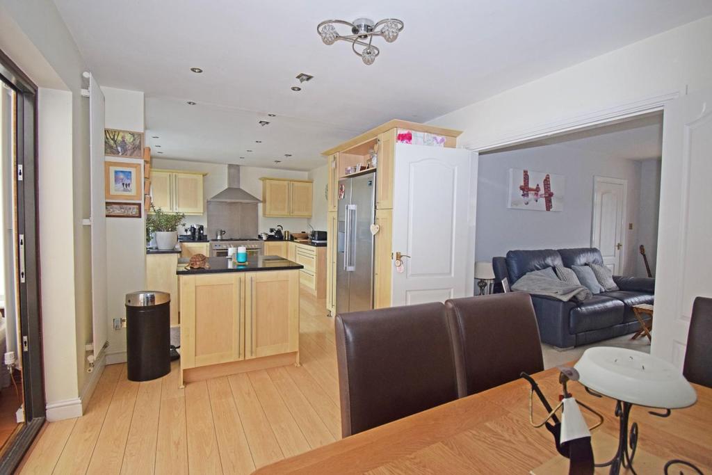 3 Riverside Way, kitchen from dining.jpg