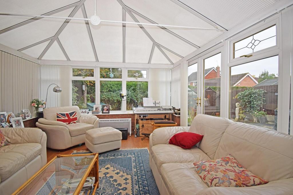 3 Riverside Way, conservatory.jpg