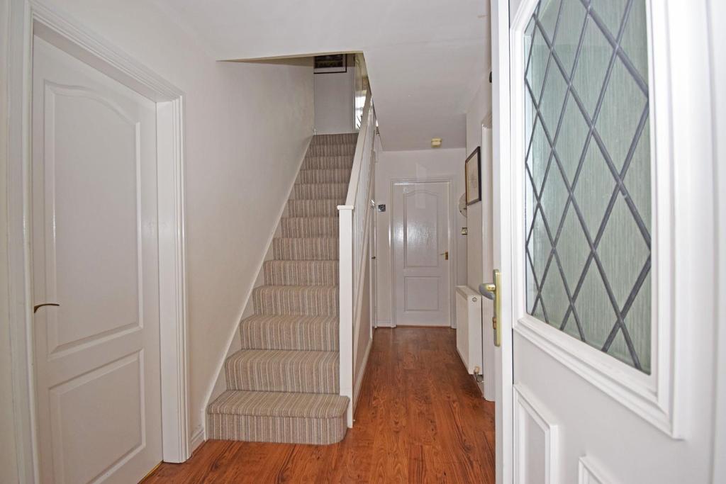 3 Riverside Way, hall.jpg
