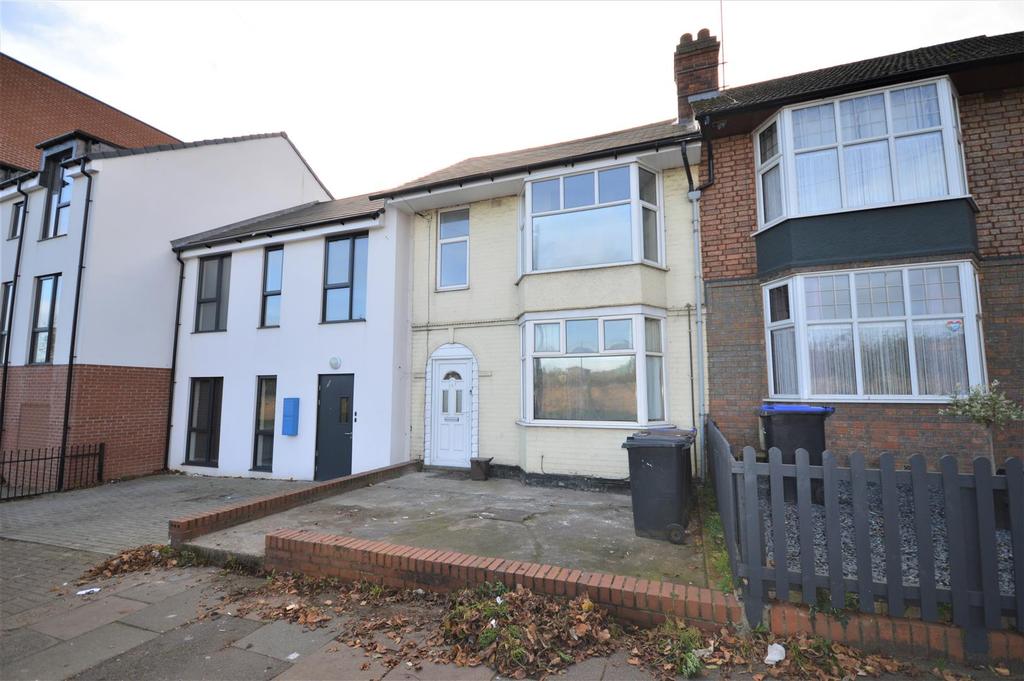 Kingsthorpe Grove, Northampton 3 bed terraced house £1,050 pcm (£242 pw)