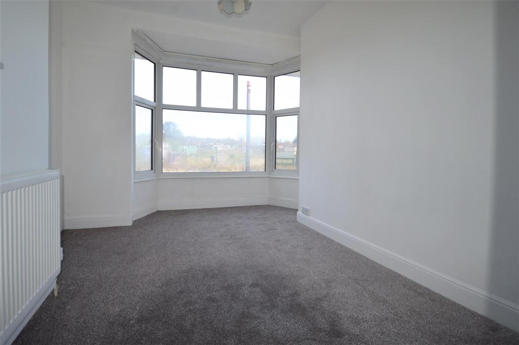 Kingsthorpe Grove, Northampton 3 bed terraced house £1,050 pcm (£242 pw)