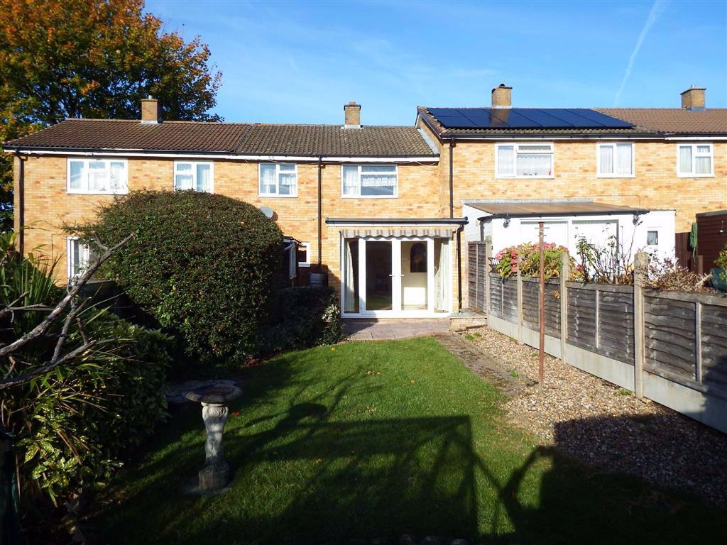 Drakes Drive, Stevenage... 3 bed terraced house £300,000
