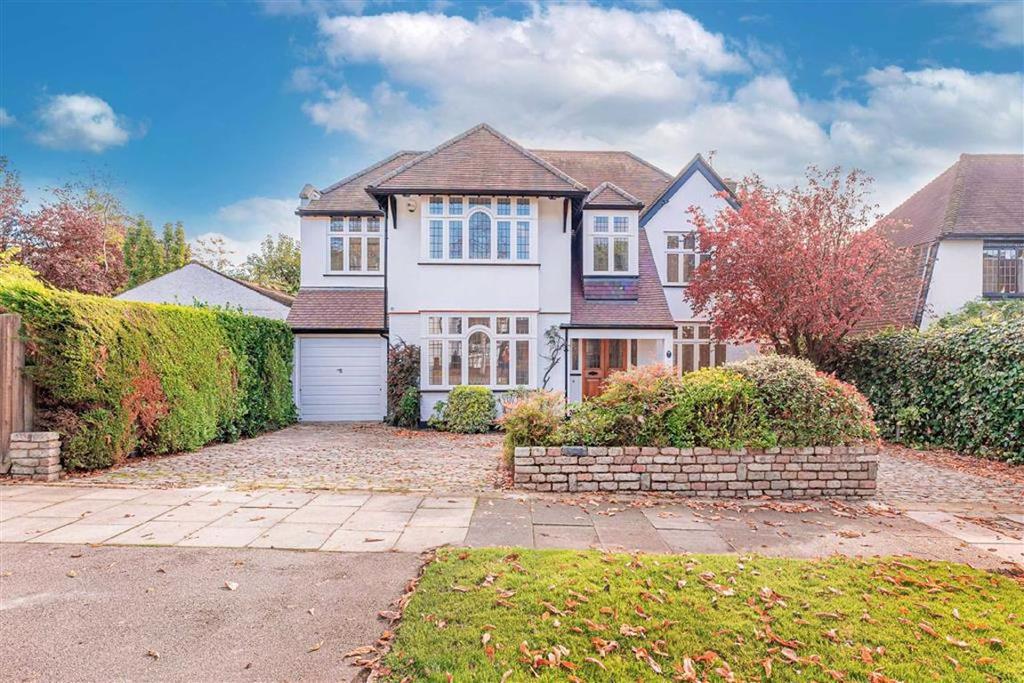 Parkside, Mill Hill, London, NW7 5 bed house £2,800,000