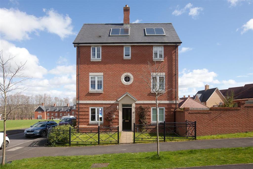 The Crescent, Salisbury 4 bed townhouse £1,550 pcm (£358 pw)