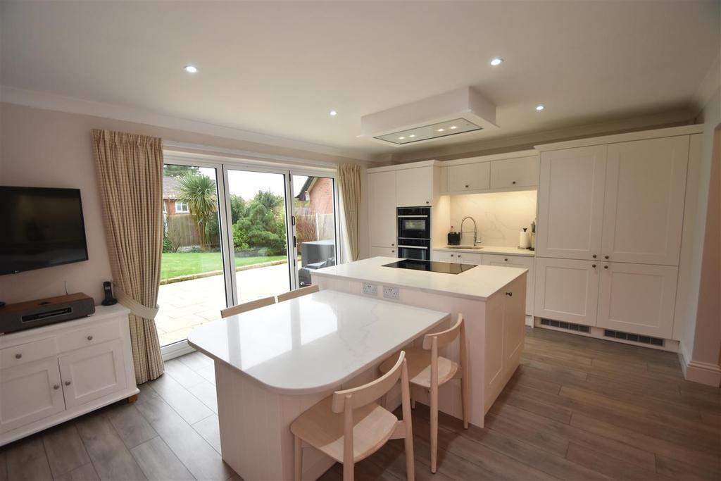 The Pipers, Heswall, Wirral 5 bed detached house £775,000