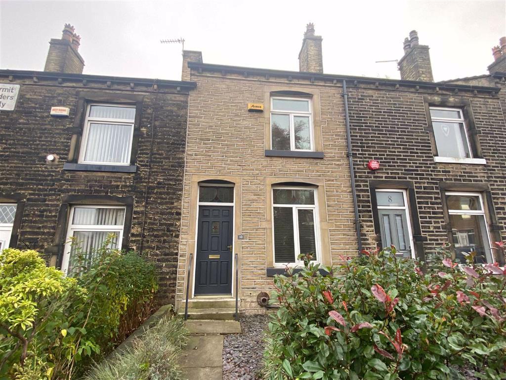 Thornhill Avenue, Lindley... 2 bed terraced house £650 pcm (£150 pw)