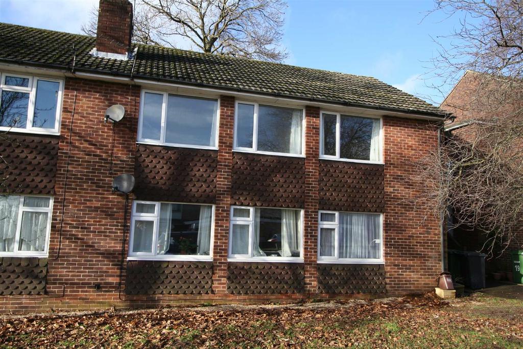 Ashdown Road, Hiltingbury, Chandlers Ford 2 bed £820 pcm