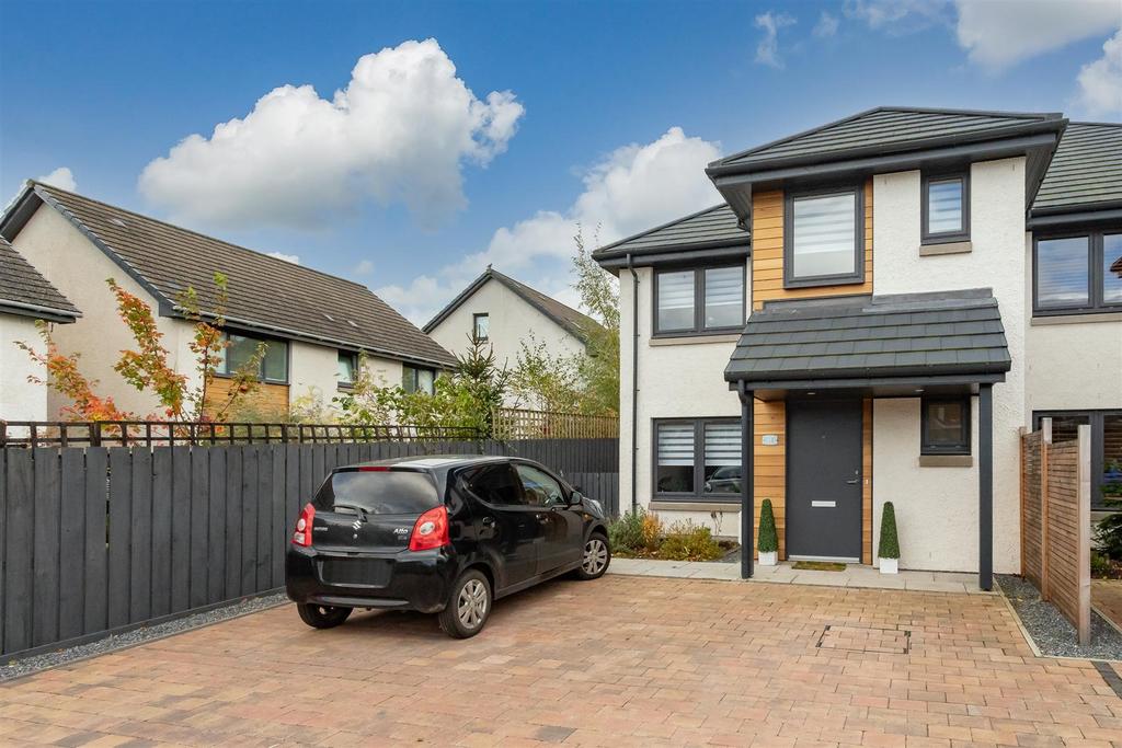 4 Feus, Auchterarder 3 bed semidetached house £242,500