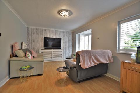 14 Azalea Way, George Green, Slough, SL3 6RN