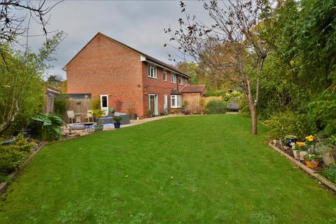 14 Azalea Way, George Green, Slough, SL3 6RN