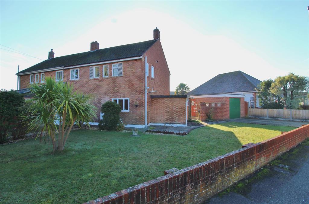 Canberra Road, Christchurch 3 bed semidetached house £400,000