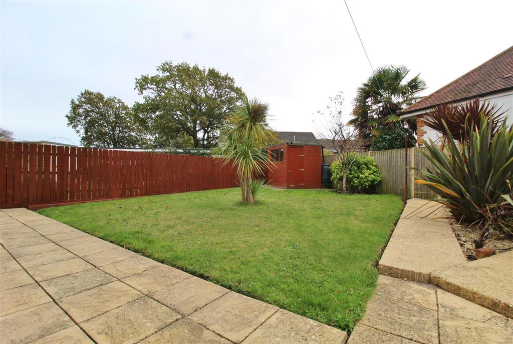 Canberra Road, Christchurch 3 bed semidetached house £400,000