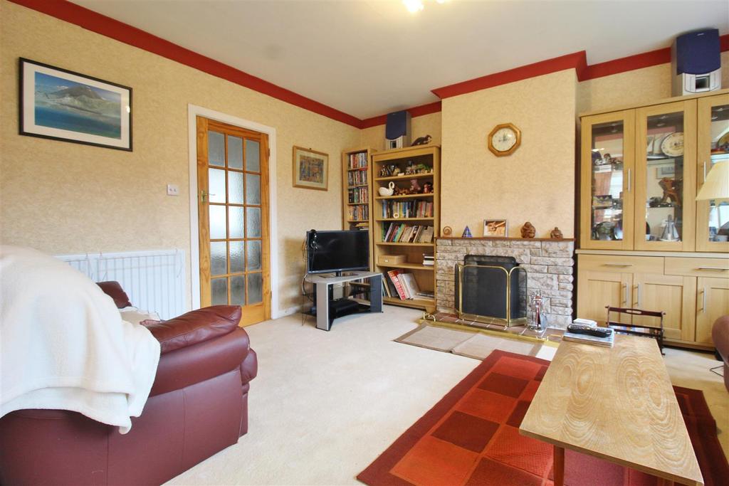 Canberra Road, Christchurch 3 bed semidetached house £400,000