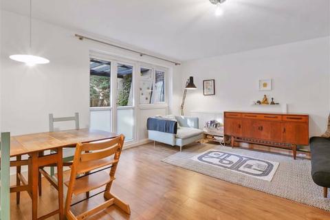 1 Rushden Close, London, SE19 3QB