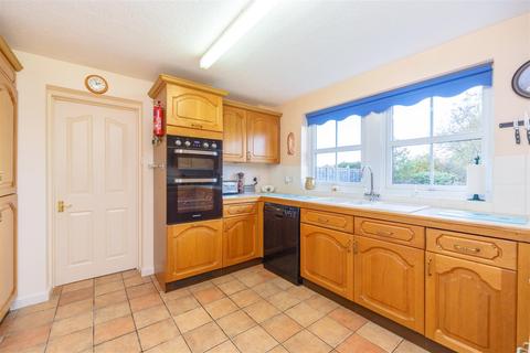 30 Hawthorn Drive, Uppingham, Oakham, LE15 9TA