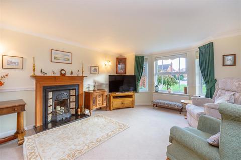 30 Hawthorn Drive, Uppingham, Oakham, LE15 9TA