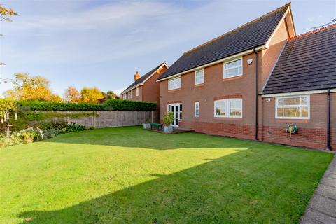 30 Hawthorn Drive, Uppingham, Oakham, LE15 9TA