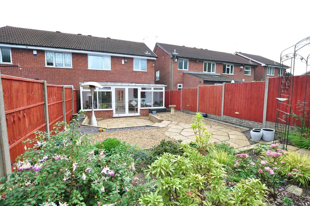 Stanmore Grove, Halesowen 3 bed semidetached house £265,000