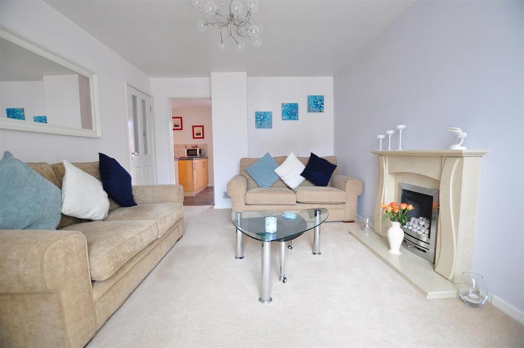Stanmore Grove, Halesowen 3 bed semidetached house £265,000