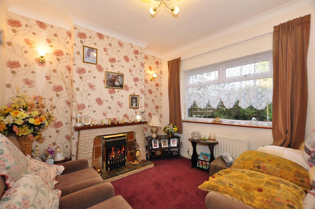 Mincing Lane, Rowley Regis 3 bed semidetached house £220,000