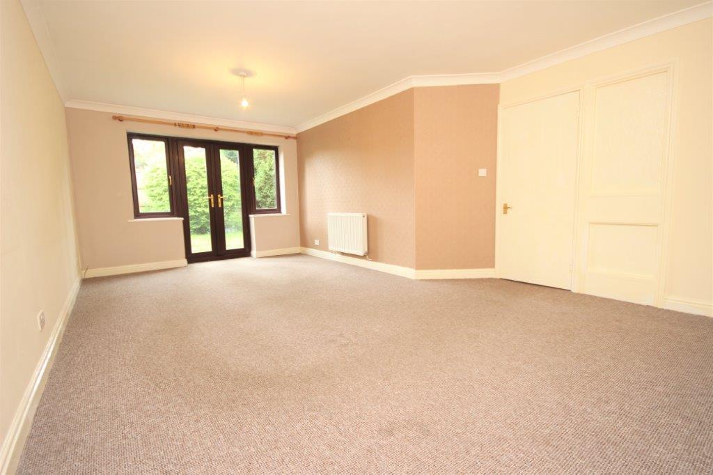 The Links Oldnall Road Kidderminster... 2 Bed Flat - £625 Pcm (£144 Pw)