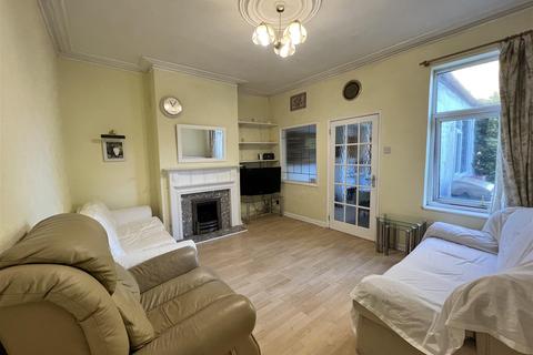 64 Derby Road, Burton-on-trent, DE14 1RW
