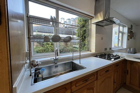 64 Derby Road, Burton-on-trent, DE14 1RW