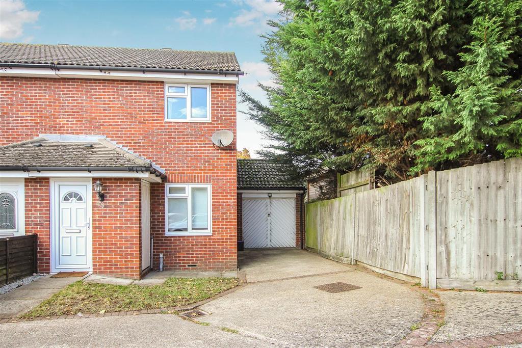 Barn Mead, Doddinghurst, Brentwood 2 bed semidetached house £400,000