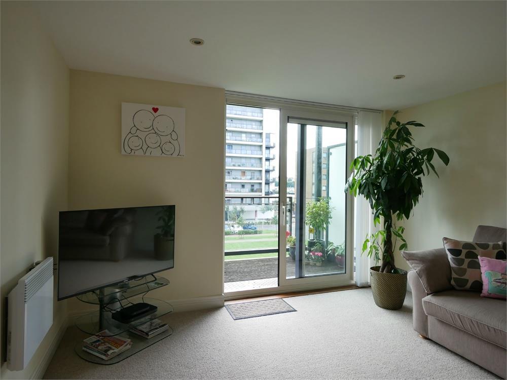 Prospect Place, Cardiff 2 bed flat £1,200 pcm (£277 pw)