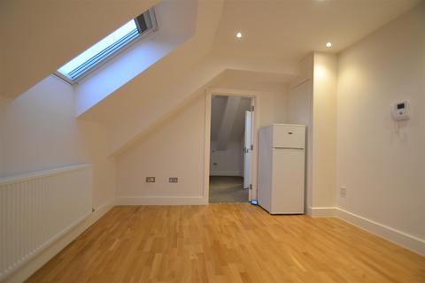 1 bedroom flat to rent, Consort Way, Horley