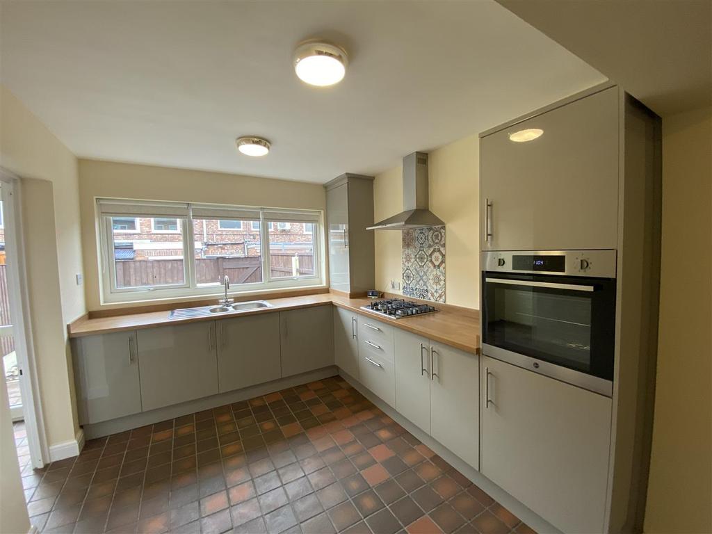 Third Avenue, Crosby, Liverpool 3 bed house £850 pcm (£196 pw)