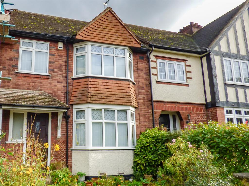 Central Avenue, Gravesend, Kent 3 bed terraced house £300,000