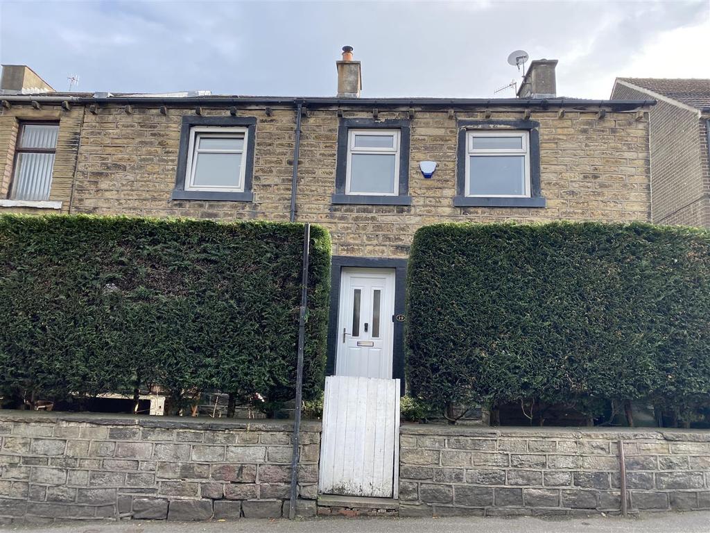 Woodhead Road, Huddersfield 2 bed end of terrace house £110,000