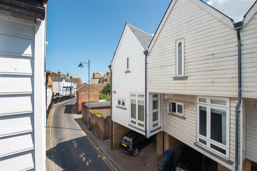 Sea Street, Whitstable 2 bed terraced house £399,995