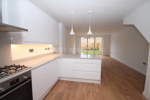 7, Lime Court Lime Grove, New Malden, KT3 3TL