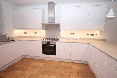 7, Lime Court Lime Grove, New Malden, KT3 3TL
