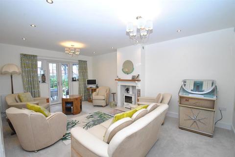 98 Dray Gardens, Buntingford, SG9 9GX