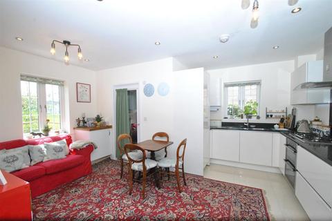 98 Dray Gardens, Buntingford, SG9 9GX