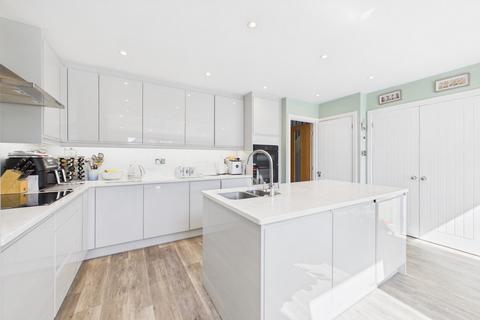 76 Deaconsfield Road, Hemel Hempstead, HP3 9HZ