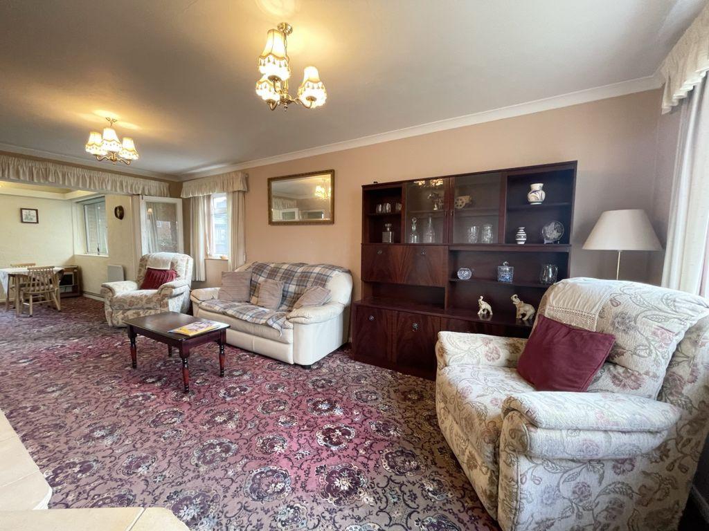 Brabazon Road, Oadby, LE2 3 bed semidetached house £265,000