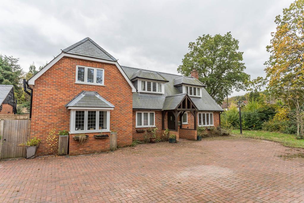 INDIVIDUAL HOME. FOREST ROAD, ASCOT... 4 bed detached house £1,050,000