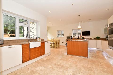 5 bedroom detached house for sale - Chester Road, Chigwell, Essex