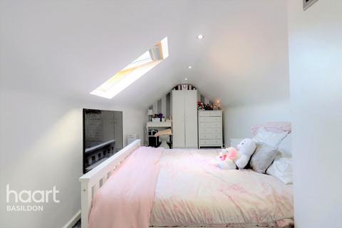 44 Bardfield, Basildon, SS16 4JW
