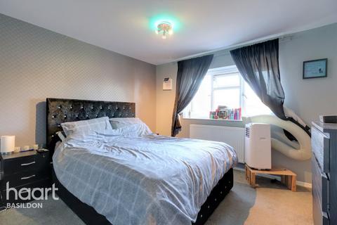 44 Bardfield, Basildon, SS16 4JW