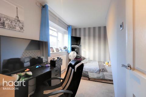 44 Bardfield, Basildon, SS16 4JW